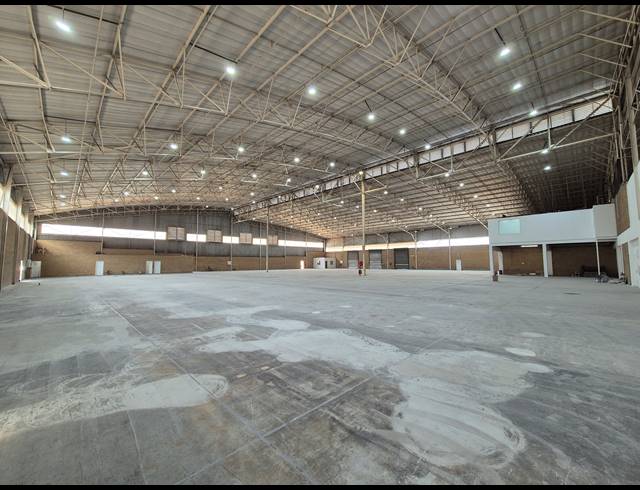 4,286M² WAREHOUSE TO LET IN LONGMEADOW